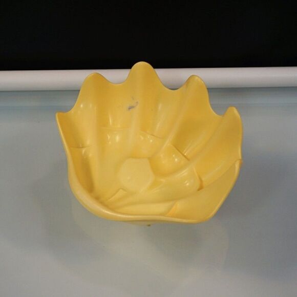 Vintage MCM Hard Plastic Decorative Clam Shell Bowl Serving Or Display 8.5 x 7 - Picture 3 of 8